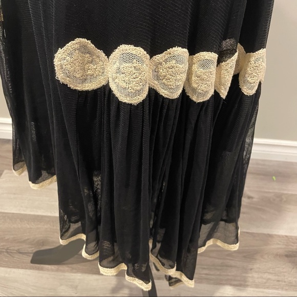 Max Studio 100% Silk Embroidered Black Skirt Size - Picture 4 of 10